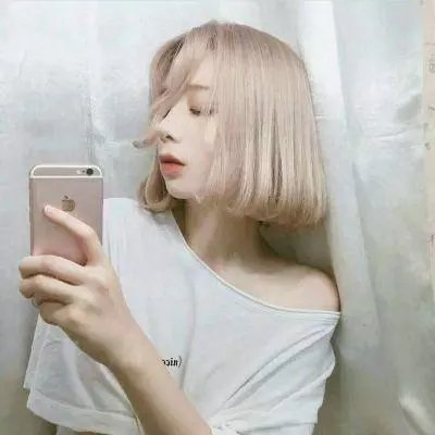 关于莉莉周的一切